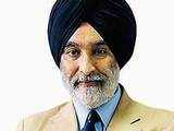 Max India chairman Analjit Singh to give up executive power