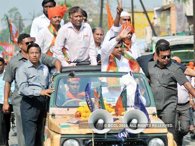 Nitin Gadkari during election campaign, Nagpur