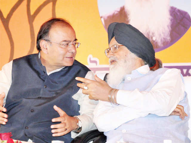 BJP's Amritsar candidate Arun Jaitley in a rally