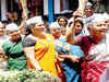 Lok Sabha polls 2014: AAP's postergirl Medha Patkar indulges in unconventional campaigning style