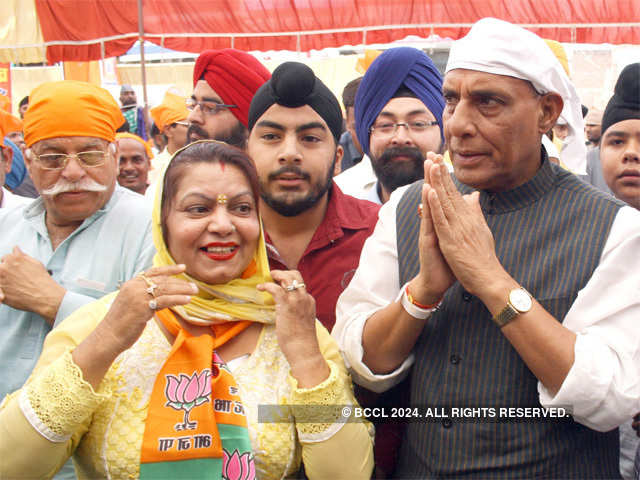 BJP candidate Rajnath singh meets people