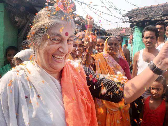 Suhasini Ali campaigns in Barrackpore