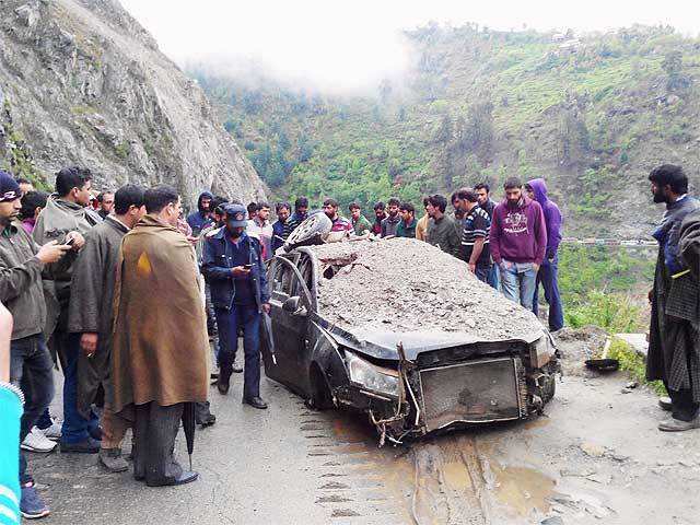 Landslide in Qazigund