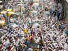 Lok Sabha polls 2014: Arvind Kejriwal takes Varanasi by storm; blasts Modi, Rahul before filing papers