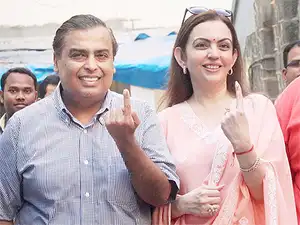 Leaders of India Inc in the financial capital, including Ambani brothers, Adi Godrej, A M Naik, N Chandrasekaran and Chanda Kochhar cast their votes today. Leaders of India Inc in the financial capital, including Ambani brothers, Adi Godrej, A M Naik, N Chandrasekaran and Chanda Kochhar cast their votes today.