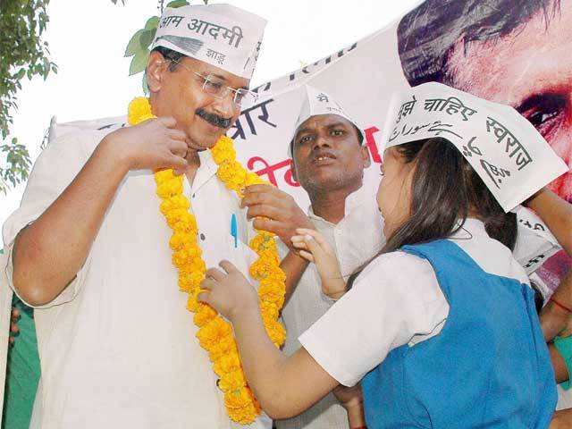 Arvind Kejriwal campaigns in Varanasi
