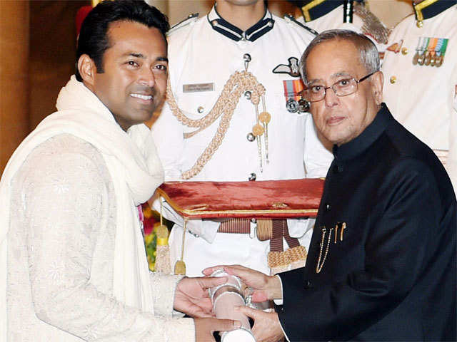 Leander Paes receives Padma Bhushan from the President