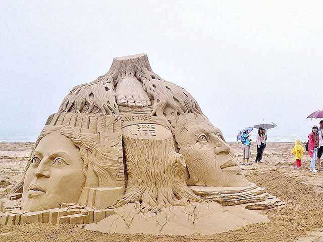 2024 Private Full Day Fulong International Sand Sculpture Tour in Taipei