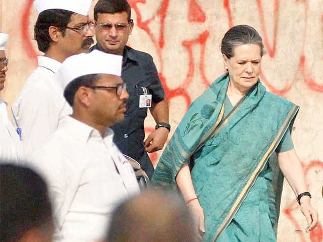 Sonia Gandhii at an election rally at Roorkee in Uttarakhand