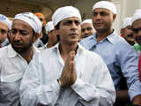 Khan at Golden Temple in Amritsar