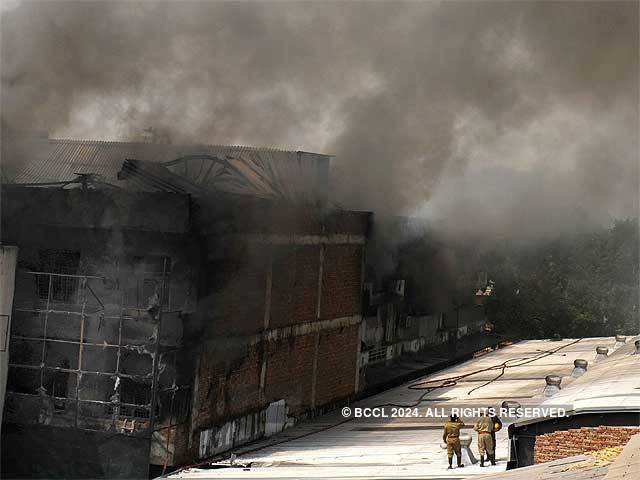 Massive fire at Mayapuri in New Delhi