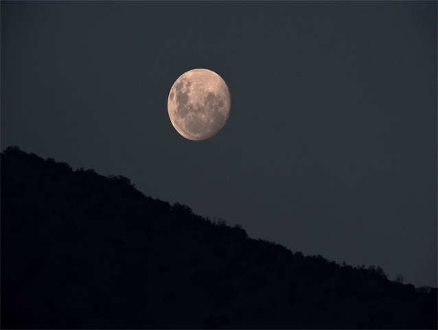 Moonrise in Santiago