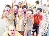 UP embraces Narendra Modi, Bihar bats for Lalu Prasad Yadav