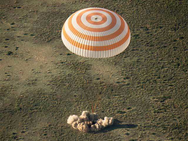 Expedition 39 Soyuz TMA-11M landing