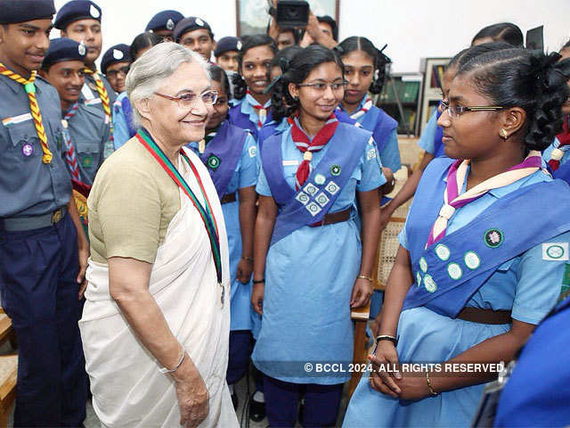 Kerala Governor Sheila Dikshit interacting with kids