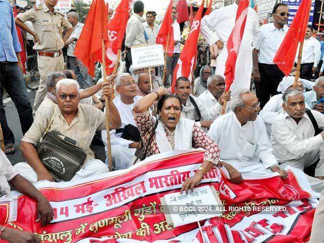 Left party workers protest in Patna