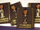 Lapel pins supporting Obama