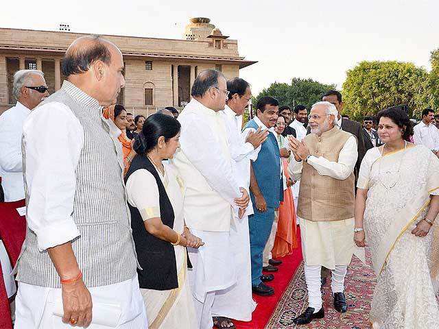 Modi greeted by BJP leaders