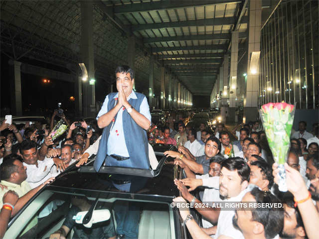 Nitin Gadkari arrives in Nagpur