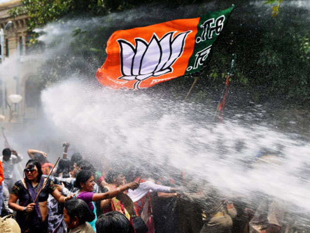 Water cannon to disperse BJP women protesters