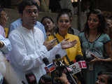 Jet Airways employees with Raj Thackeray