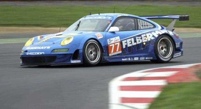 Porsche 911 wins Le Mans 2010