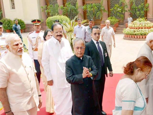 President Pranab Mukherjee on way to addressing the Parliament