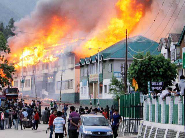 Major fire in Pahalgam