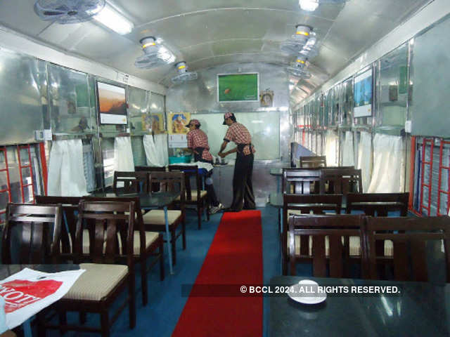 Train offers dining car with table service for passengers