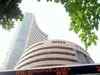 Sensex remains rangebound; tech stocks gain