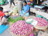 Onions being sold in retail market at twice the wholesale price