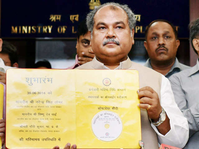 Narendra Singh Tomar launches online registration facility