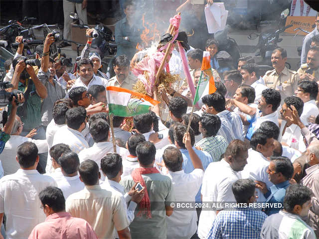 Congress members protest in Nagpur