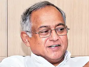 Srinivasan counselled the finance minister to eschew conventional economic wisdom and increase the fiscal deficit so that new investment in infrastructure such as roads and ports can be created. Srinivasan counselled the finance minister to eschew conventional economic wisdom and increase the fiscal deficit so that new investment in infrastructure such as roads and ports can be created.