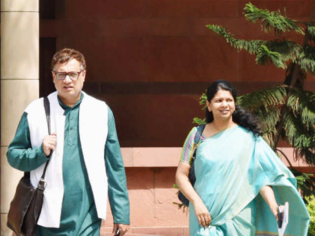 Kanimozhi and Derek O Brien at Parliament house