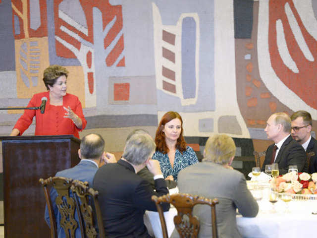 Putin and Rousseff attend an official breakfast