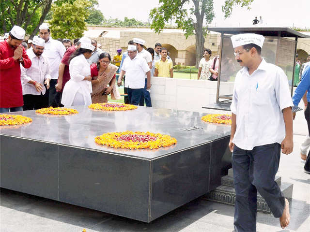 AAP leader Arvind Kejriwal at Rajghat