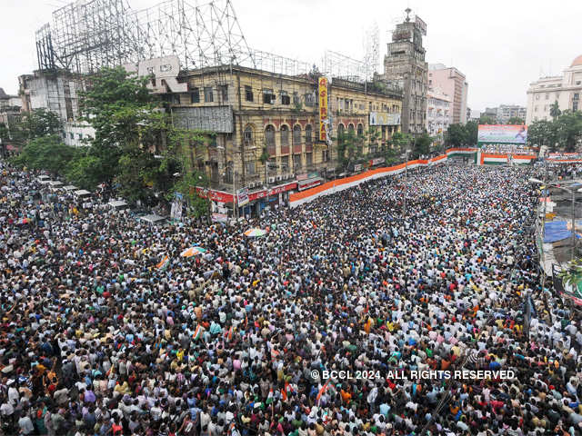 TMC supporters por out in huge numbers