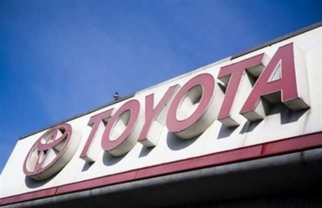 Consumer Reports wants Toyota to recall older Camry hybrids