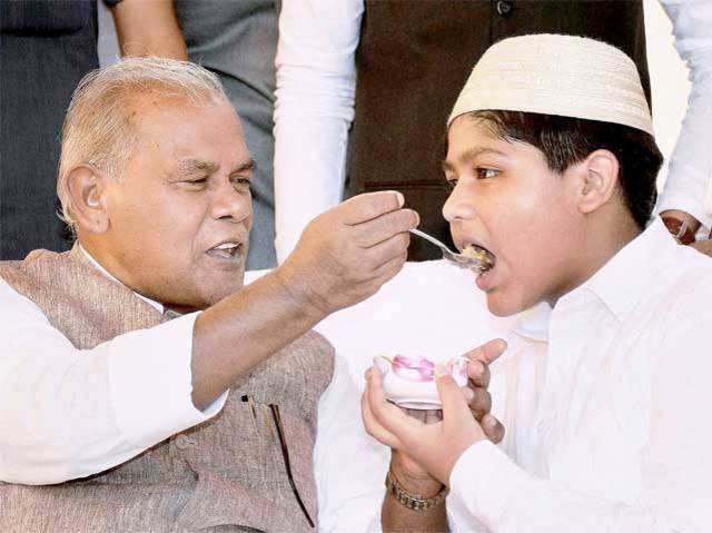 Jitan Ram Manjhi offers 'Sewai' during Eid celebrations