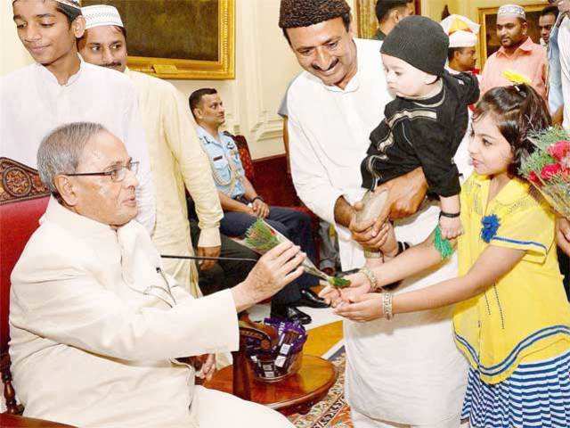 President Pranab Mukherjee receives Eid-Ul-Fitr greetings