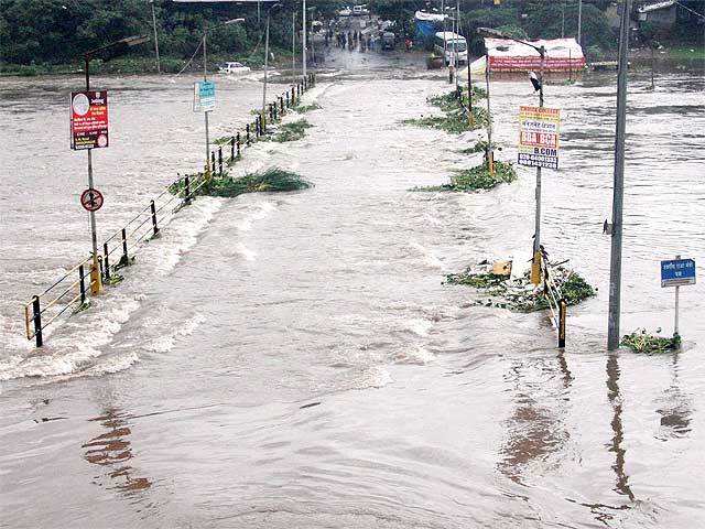 Bridge submerged in Pune