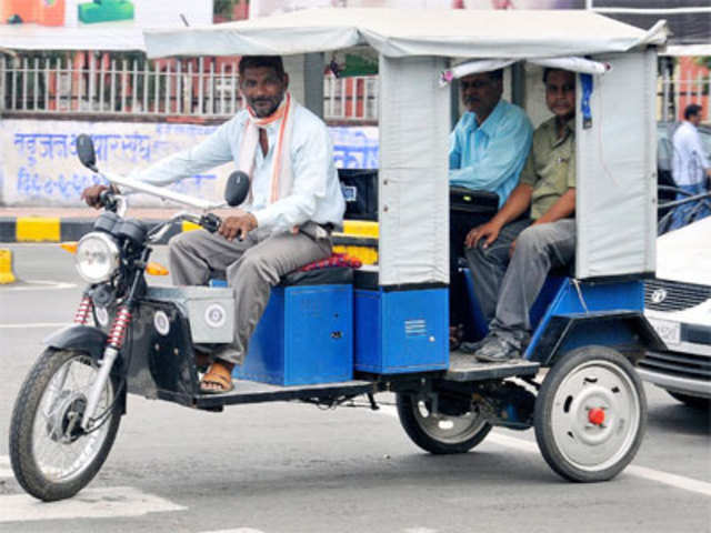 Centre issues note to take e-rickshaws out of Motor Vehicles Act's ambit