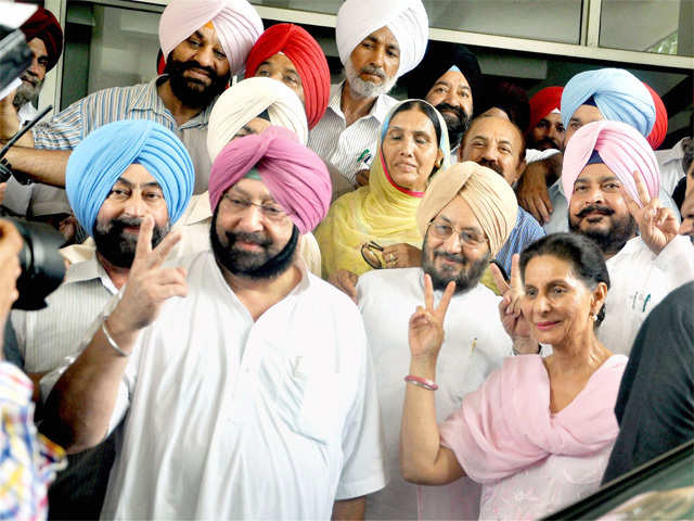 Congress Candidate Preneet Kaur with husband Capt Amarinder Singh