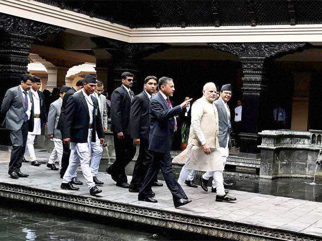 Modi arrives at his hotel in Kathmandhu
