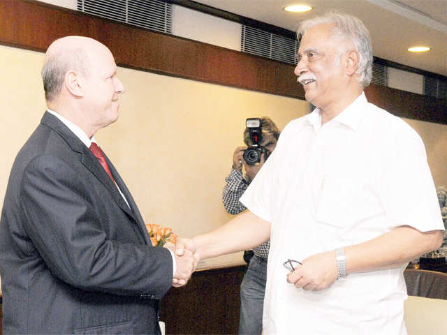 Seychelles minister meets Civil Aviation minister