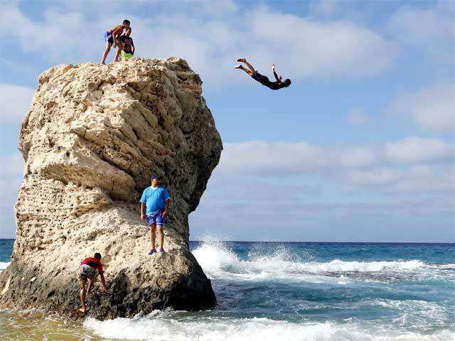 Egyptians vacation at Marca Matroh beach