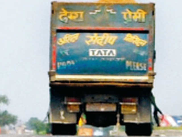 Speed limiter devices will become mandatory for trucks, buses in October