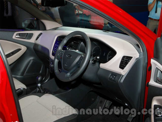 Sporty multi-functional steering wheel