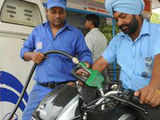 Petrol prices may fall by Rs 2.50 by Independence day